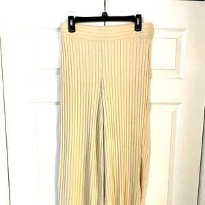 Gilly Hicks Dream Worthy Ribbed Flare pants